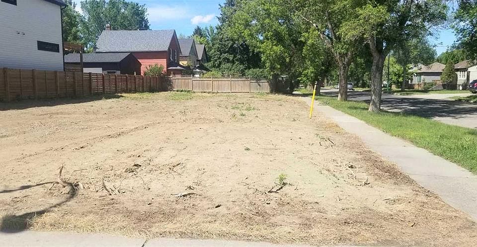 2nd image of 623 9th Ave S