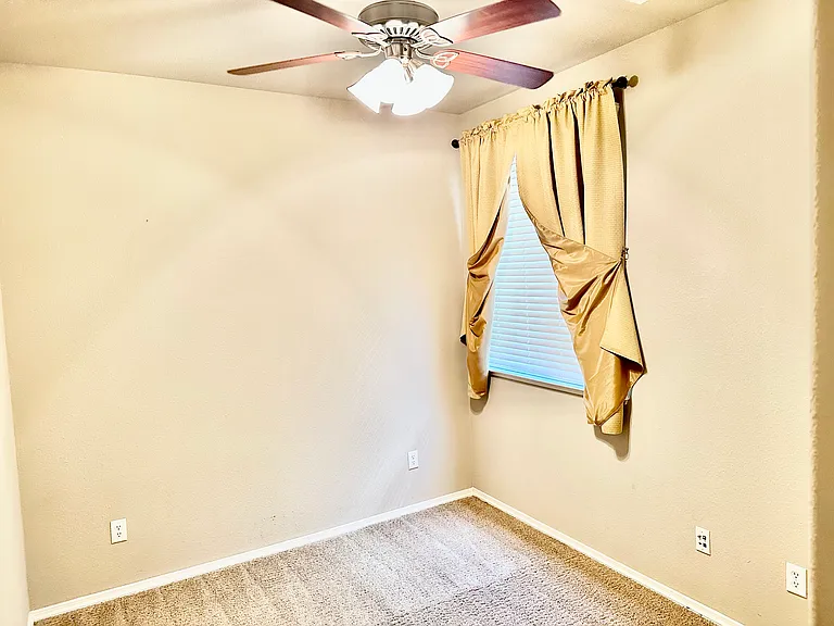 4048 W Apple Tree Ln — Photo 11