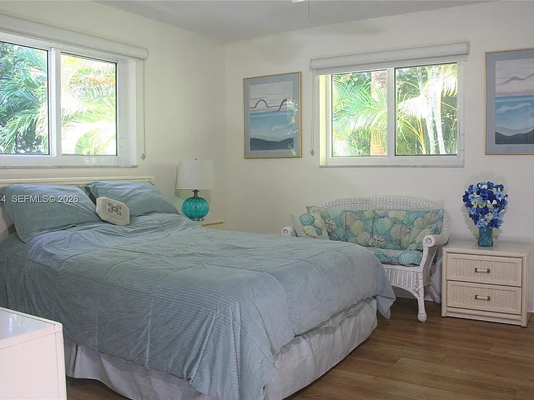 1933 Twin Dolphin Ln — Photo 20