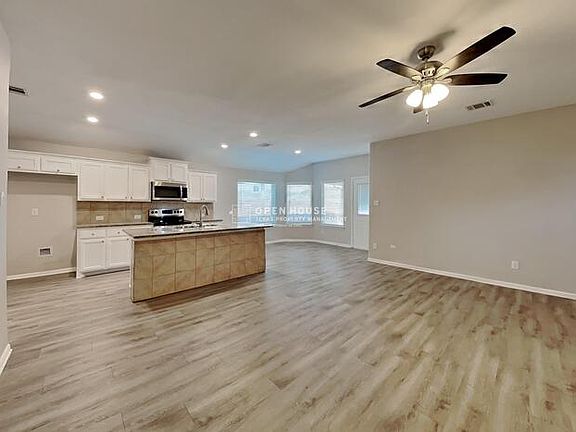 3rd image of 9316 Castorian Dr
