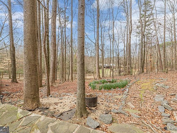 5th image of 2981 Elberta Ter