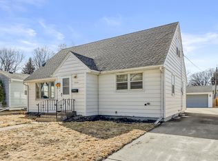 1244 9th St N, Fargo, ND 58102