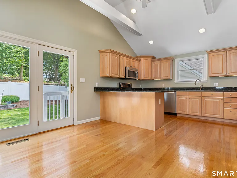 24 Herman Ave — Photo 12
