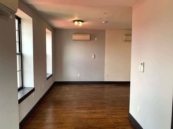 4th image of 728 Rogers Ave #3K