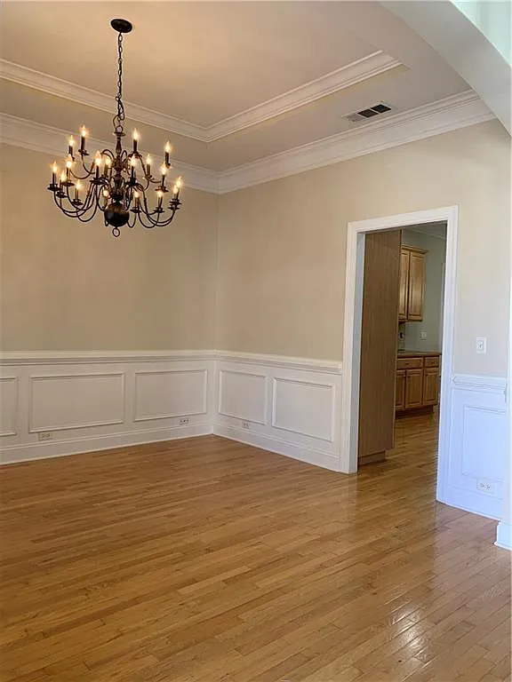 5 bed, 3.5 bath, 3592 sqft, $4,300 — Photo 4