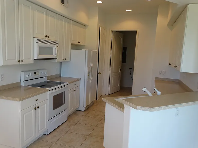 6031 Jonathans Bay Cir #502 — Photo 7