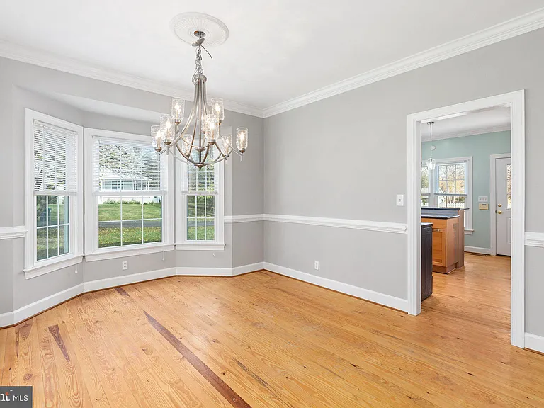 1445 Heatherstone Dr — Photo 10