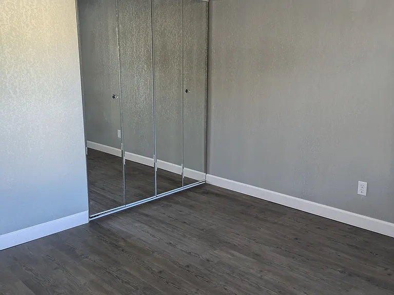 729 E Poinsettia Ave — Photo 8