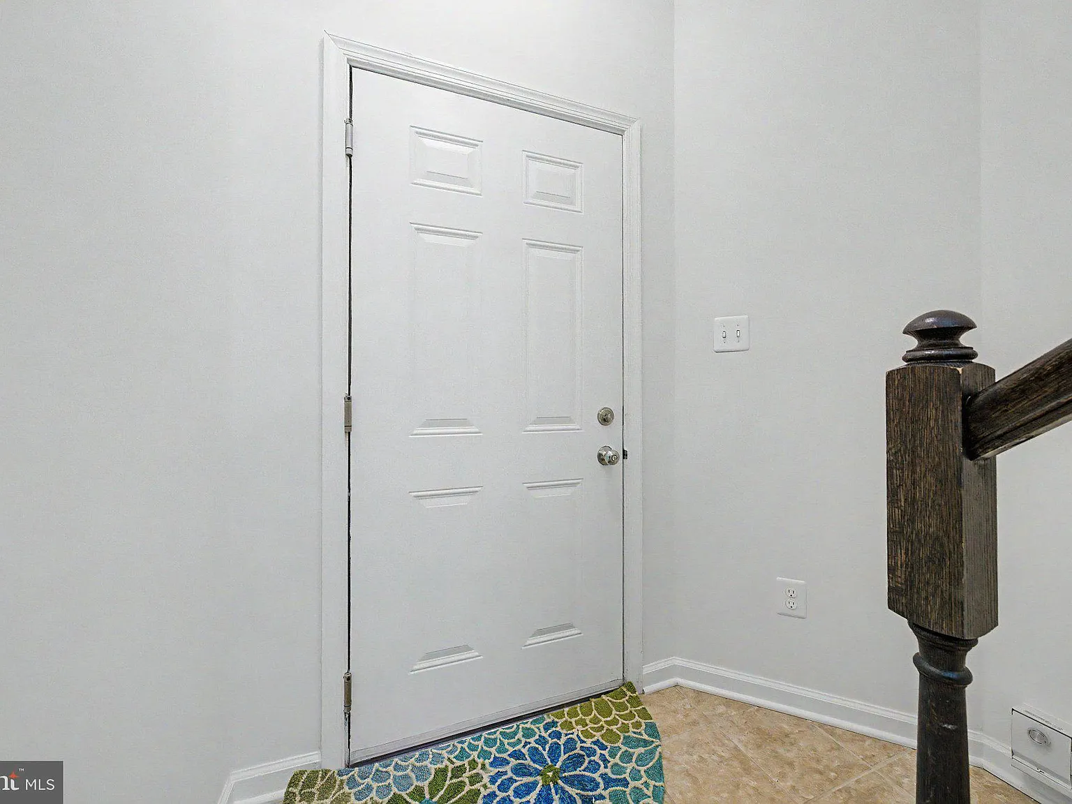 Somerset Condo — Photo 3