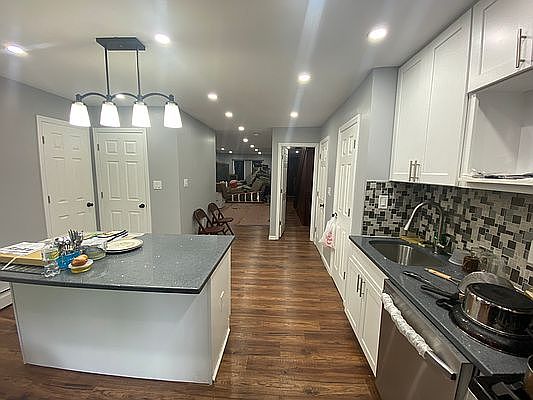 4th image of 605 Halsey St #1