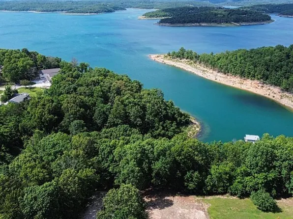 1208 Lake St, Bull Shoals, AR 72619