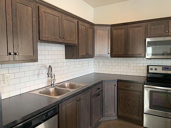 3rd image of 1130 Legion Ln W