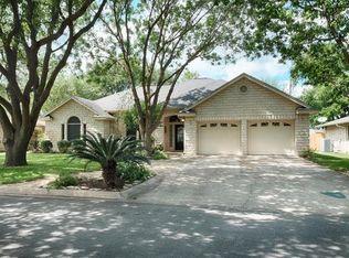 2300 Willow Ln, Taylor, TX 76574