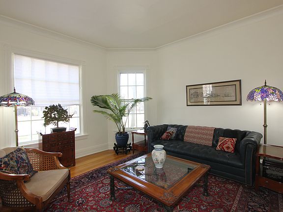 3rd image of 221 S Euclid Ave