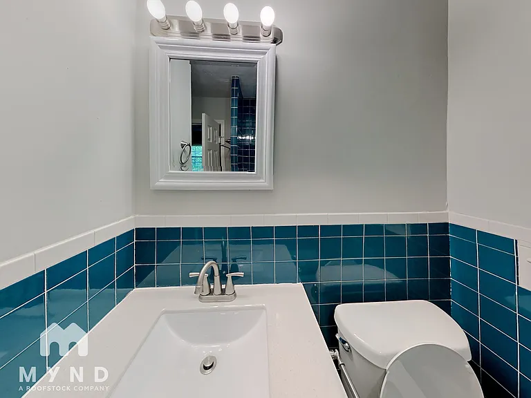 392 Colchester Dr — Photo 10