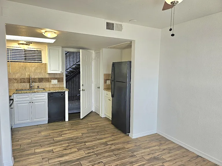 4313 N 19th Ave #218 — Photo 6