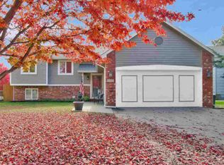 301 N Stonegate Cir, Derby, KS 67037