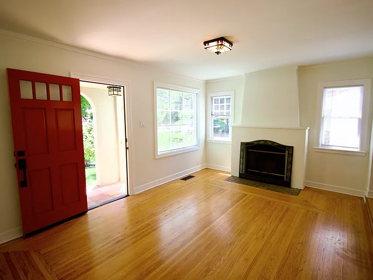 212 Gilbert Ave — Photo 7
