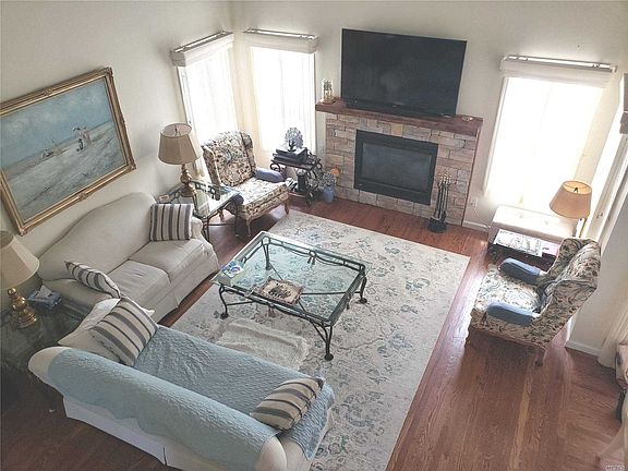 5th image of 64 Twin River Dr