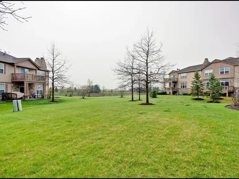 1903 Crenshaw Cir — Photo 26