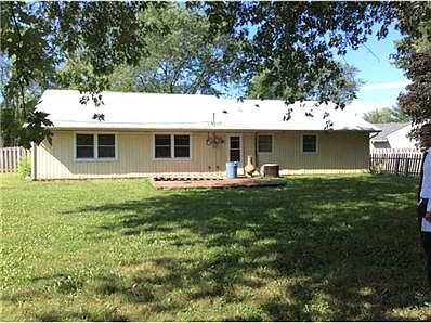 2nd image of 908 Woodbine Ct