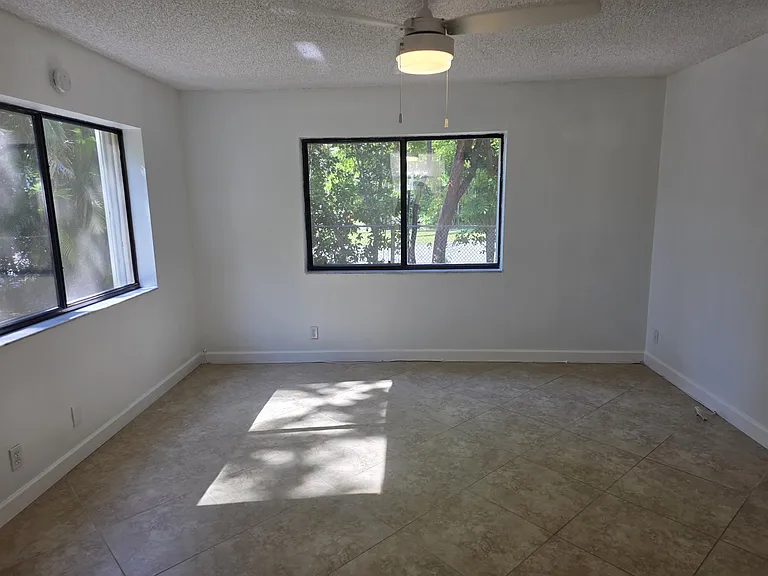 170 SE 7th St #301 — Photo 12