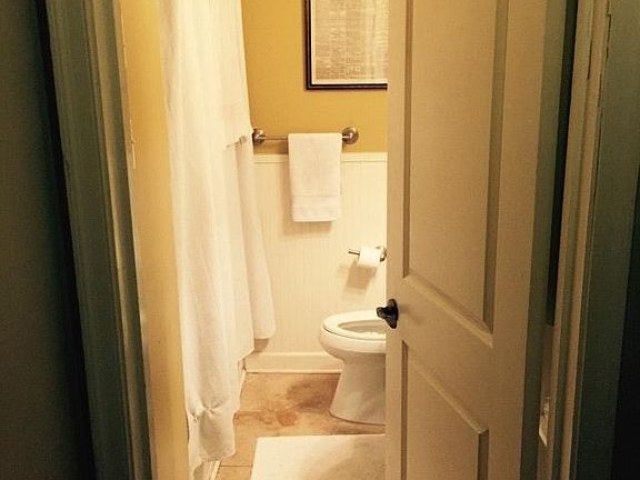 Bathroom for room 1 & 2