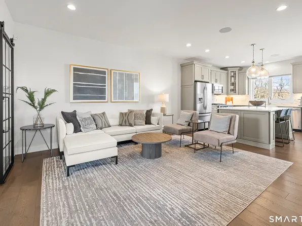 1 Brentwood Circle #1, Danbury, CT 06810