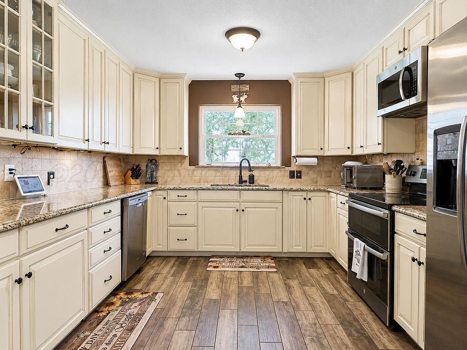 1st image of 802 Wilbanks Dr