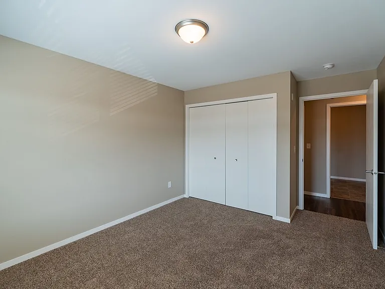 Cottage Grove — Photo 43