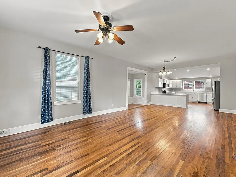 4608 Indiana Ave — Photo 3