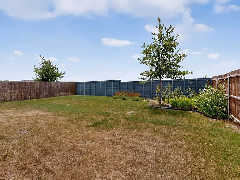 816 Glover Dr — Photo 26
