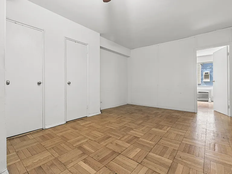 225 E 46th St #3H — Photo 4