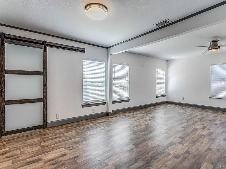 3118 Carlson Dr — Photo 23