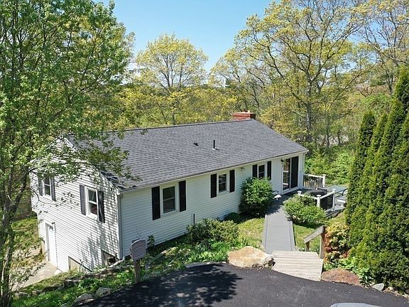 3rd image of 16 Ellisville Dr