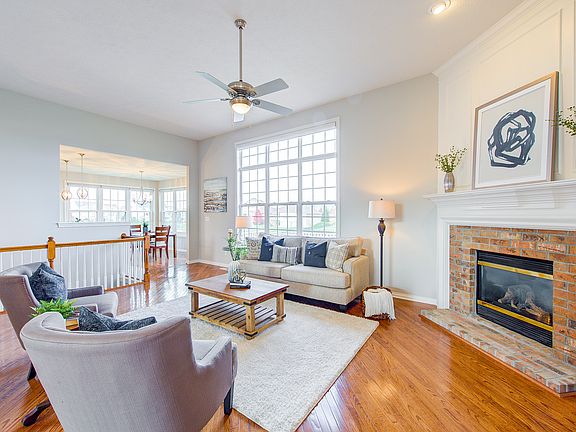 4th image of 2670 Old Vines Dr
