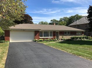 2033 Walnut Cir, Northbrook, IL 60062