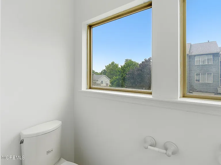 190 Spruce St #10 — Photo 15