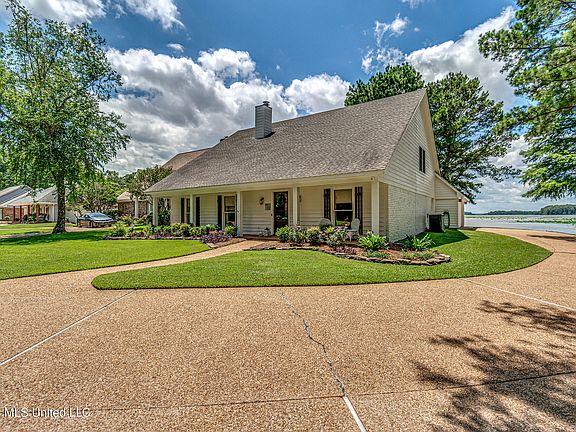 3rd image of 12 Eagles Point