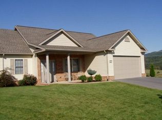 25 Cambridge Cir, Harrisonburg, VA 22801