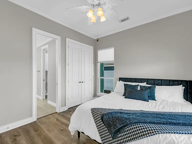 25043 Sausalito Dr — Photo 38