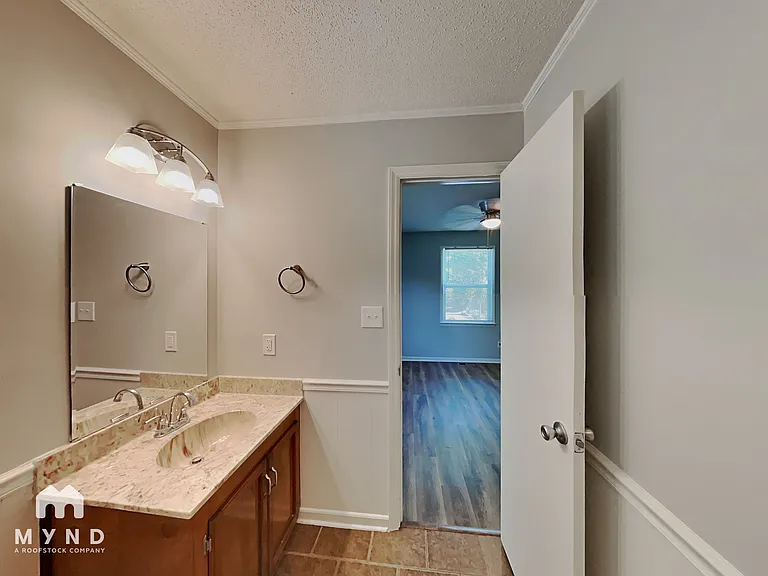 4317 Freeport Dr — Photo 10