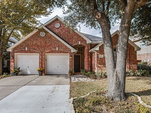 2nd image of 2802 Glen Hollow Dr