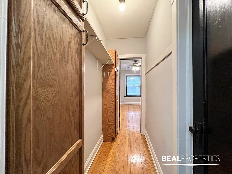 2106 W Ainslie St #N2 — Photo 11