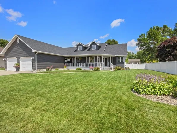 2215 Saint Andrews Dr, Columbus, NE 68601