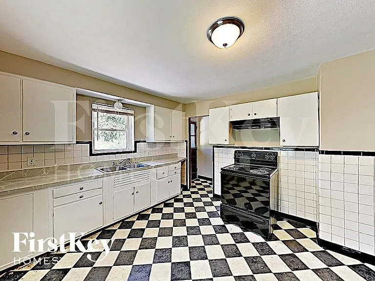11251 Old Halls Ferry Rd — Photo 7