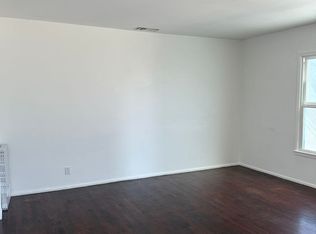 7035 Stansbury Ave, Van Nuys, CA 91405