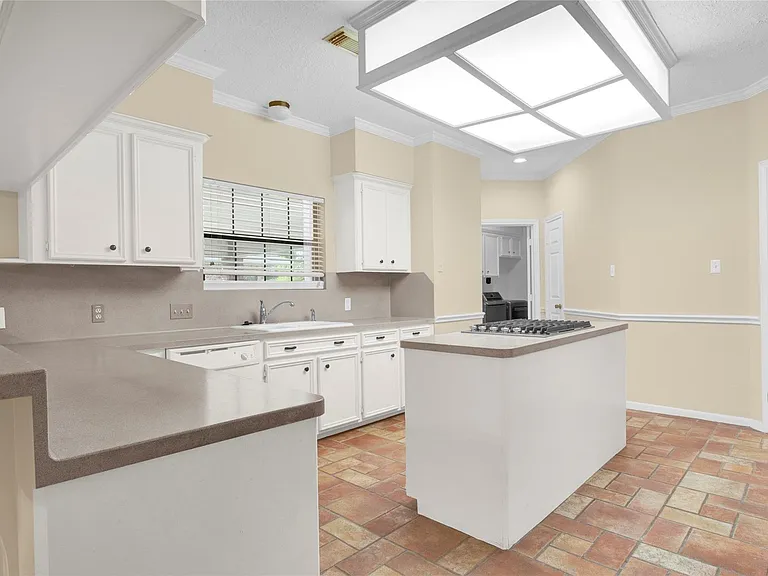 611 N Hickory St — Photo 11