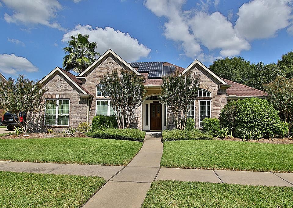 1st image of 19810 Creekshore Dr