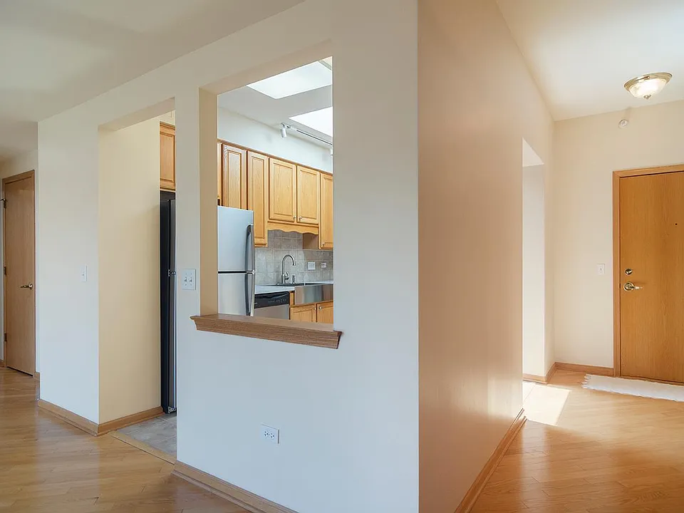 Foyer/Kitchen